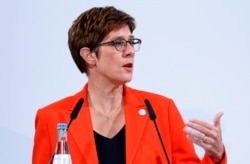 Almanya Savunma Bakanı Annegret Kramp-Karrenbauer