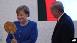 Almanya Başbakanı Angela Merkel ve Cumhurbaşkanı Recep Tayyip Erdoğan